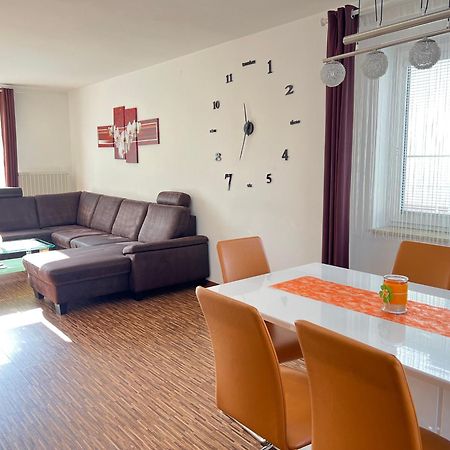 Bogi'S Ferienhaus - Pension Laakirchen Exterior foto